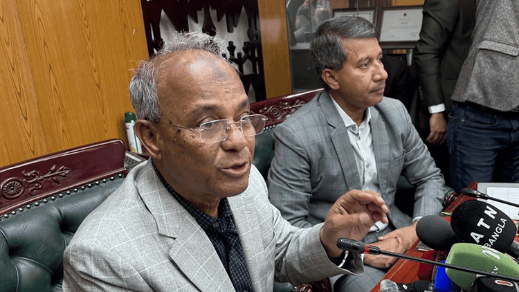 Govt against granting bail to criminals, not AL: Home Adviser