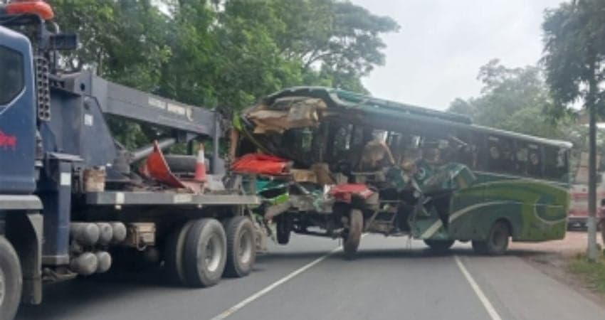 2 killed in bus-truck collision in Gopalganj