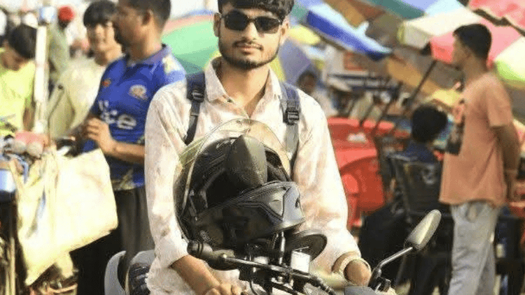 Swechhasebak Dal leader killed in bus accident in Chakaria