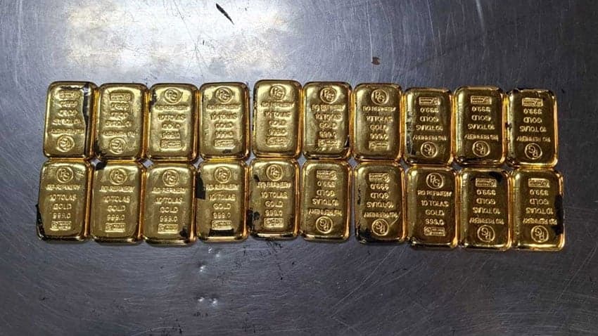 Gold bars worth Tk 2.60cr seized at Ctg airport
