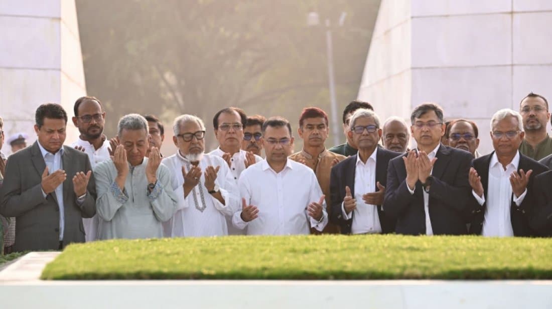 PM pays tribute at Ziaur Rahman, Khaleda Zia's graves