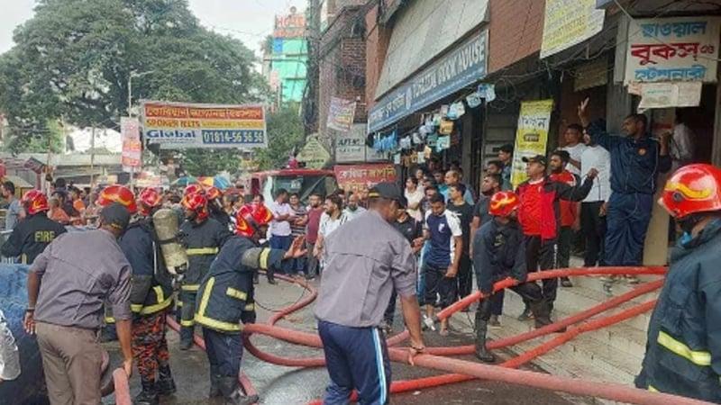 ফার্মগেটের মানসী প্লাজার আগুন নিয়ন্ত্রণে