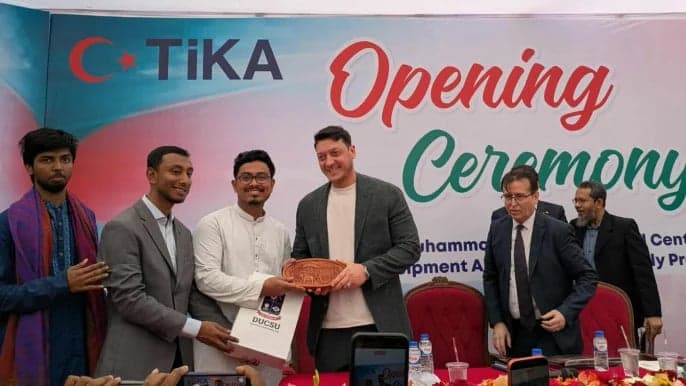 Mesut Ozil attends programme at DU