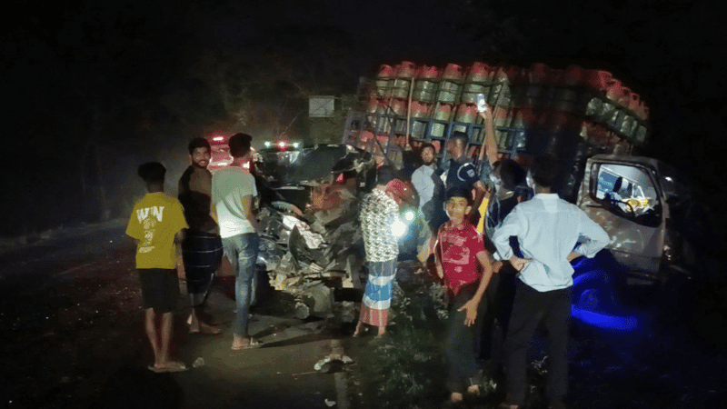 One killed in head-on collision with truck in Madaripur