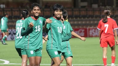 Bangladesh girls bounce back with convincing 3-0 win over Nepal