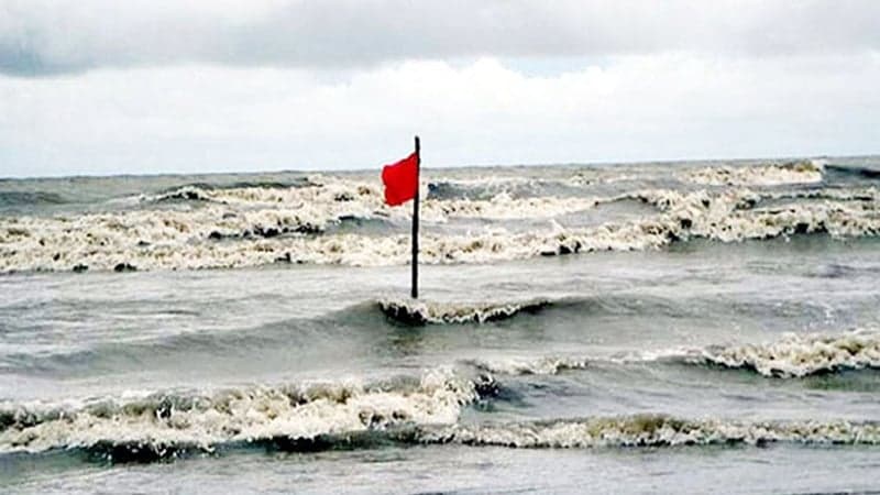 Warning signal number 3 in seaports