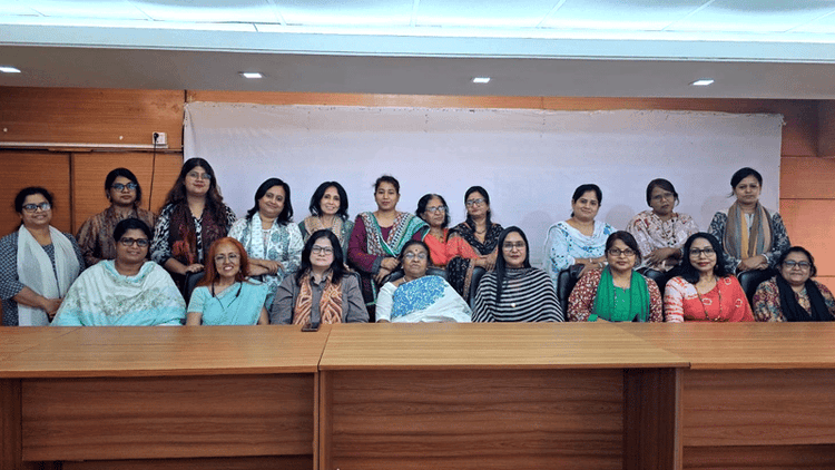 Women journalists urged to face challenges with professionalism, dedication