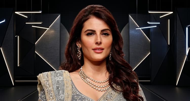 'Cyberbullying followed Mandana Karimi even after leaving India'