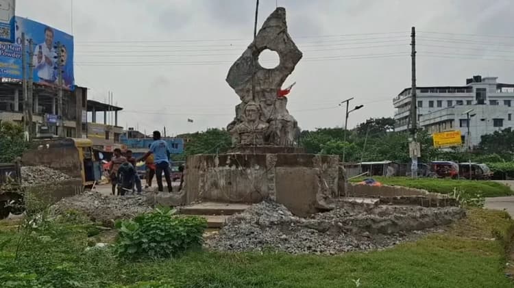 39 eminent citizens protest demolition of Bir Shrestha Hamidur Rahman's sculpture in Jhenaidah