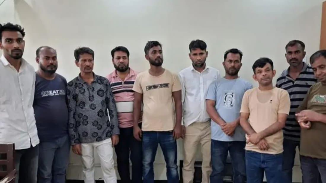 10 Awami League men detained during procession in Dhaka