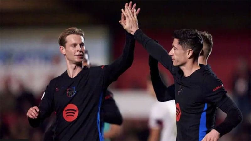 Lewandowski leads Barcelona to Copa del Rey last 16