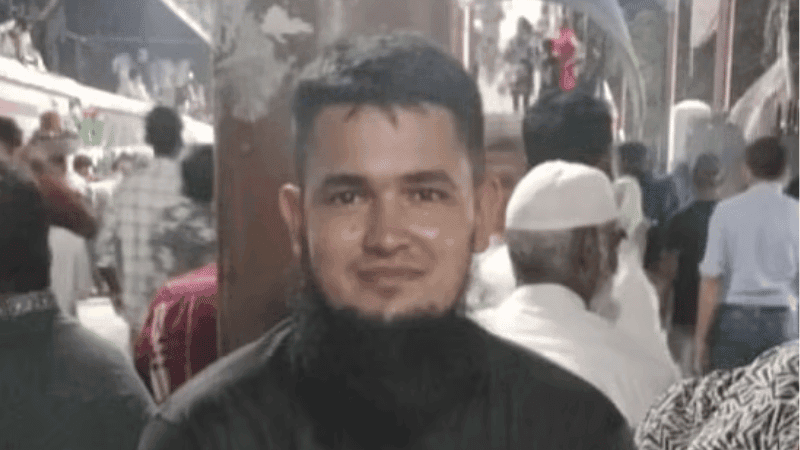 Youth dies after falling between train coaches in Narsingdi