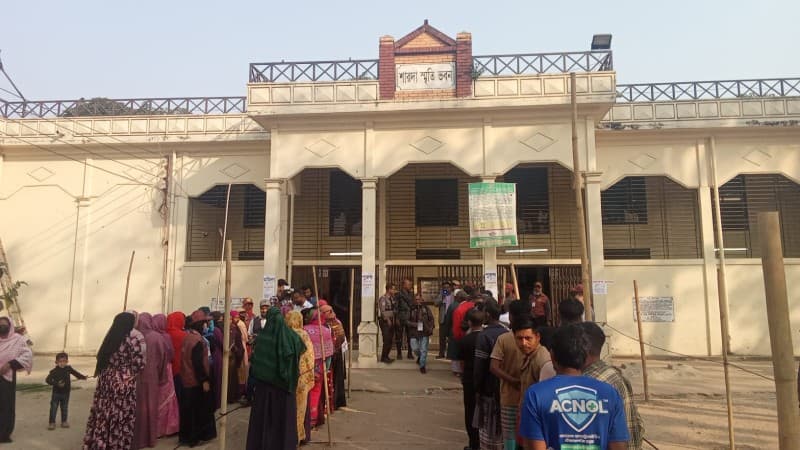 Sylhet votes peacefully, agents of only 3 candidates present