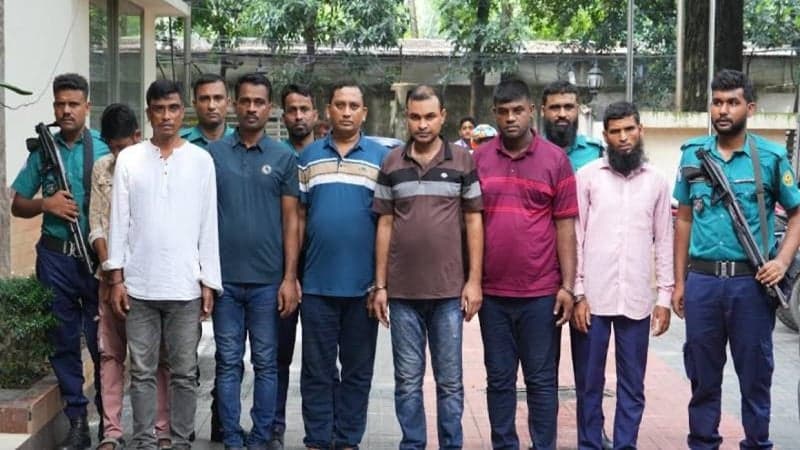 7 robbery gang members impersonating DB officers held