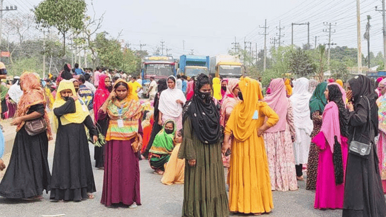 Workers block Dhaka-Sylhet highway demanding unpaid salaries, Eid bonus