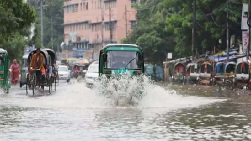 Continuous rain causes waterlogging in capital, ports issue warning