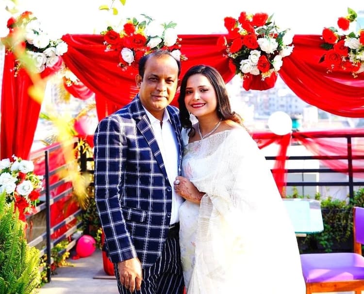 Theatre director Dipu Hazra gets married