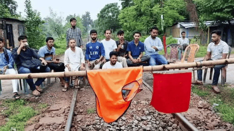 RU students block rail line in Rajshahi, halting train services nationwide
