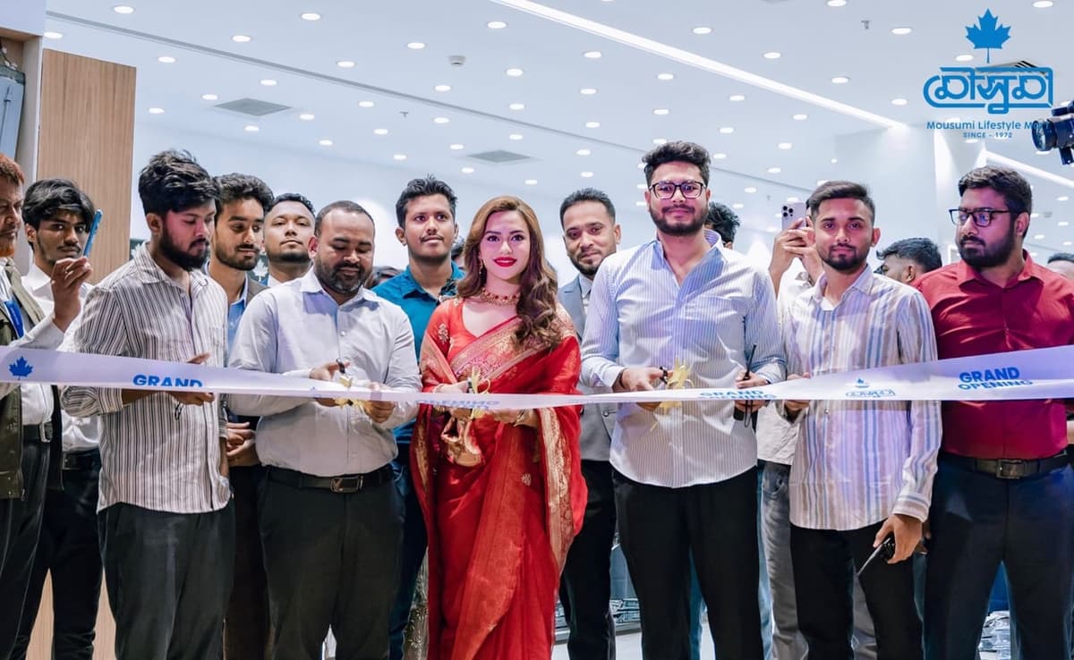 Nusrat Faria inaugurates Mousumi Lifestyle Mart's new outlet