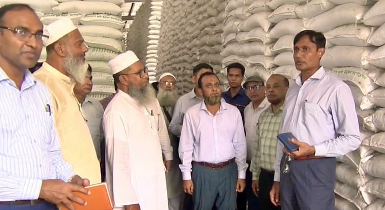 No fertiliser crisis in Rajshahi, adequate stock in godowns: Divisional Commissioner