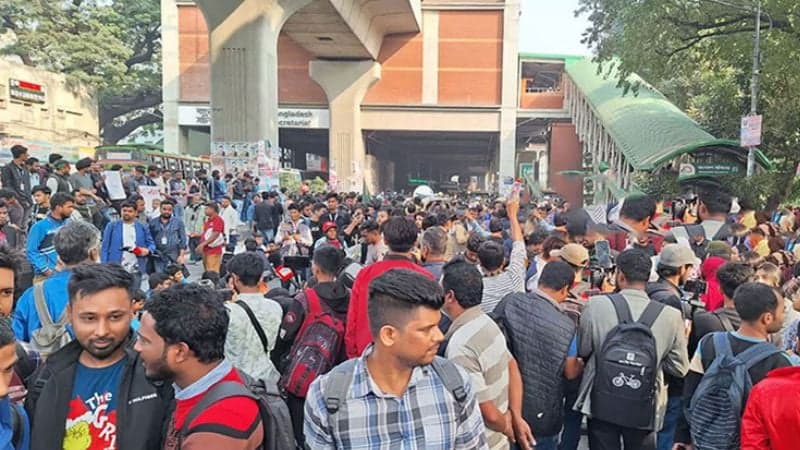Students, police clash at secretariat gate; 3-member probe committee formed