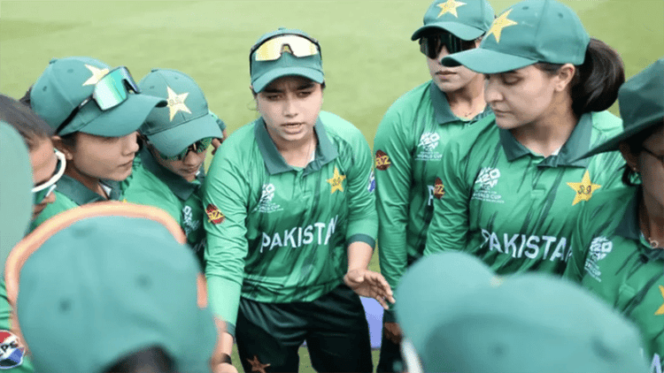 Pakistan women play men's team to prepare for Asia Cup
