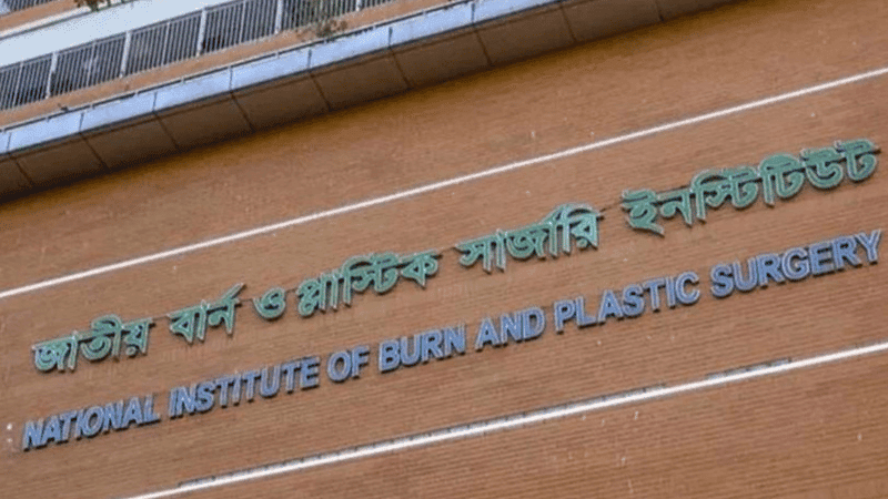 8 workers burnt in steel mill boiler explosion in Dhaka