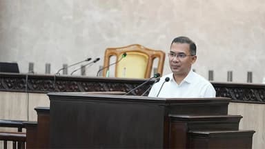 PM urges athletes to stay apolitical, focus on representing country