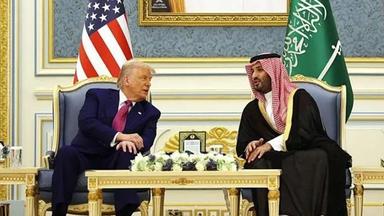 US signs $100 billion arms deal with Saudi Arabia