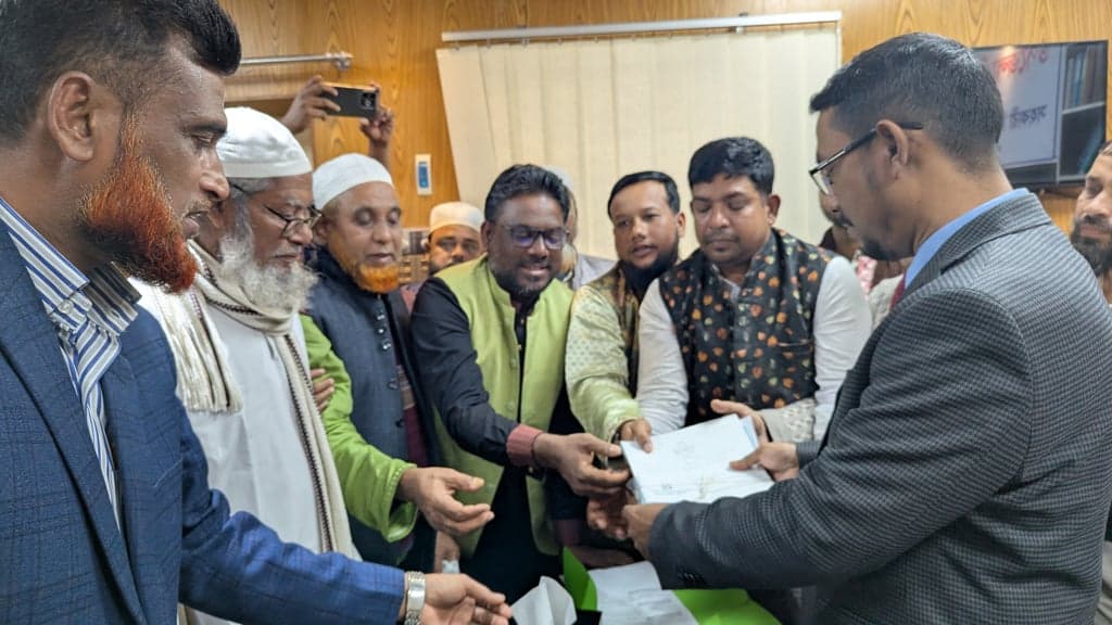 Nurul Haque Nur collects nomination for Patuakhali-3