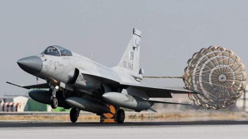Bangladesh receives JF-17 fighter jet simulator from Pakistan