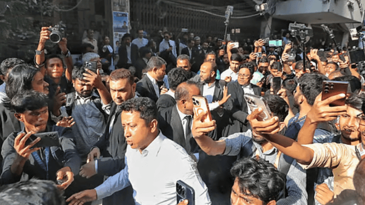 Tensions in court premises over chanting 'Joy Bangla' slogan