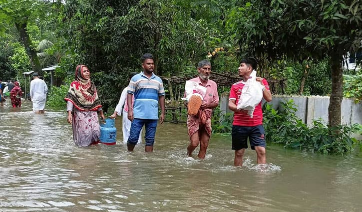 গোমতী নদীর বাঁধ ভেঙে প্লাবিত বুড়িচংয়ের ৫ ইউনিয়নের অধিকাংশ গ্রাম