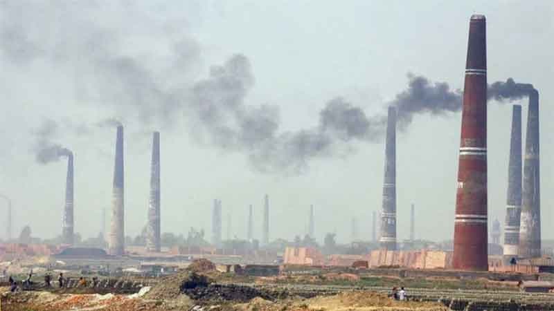 Brick kilns continue to spread pollution, violating rules 