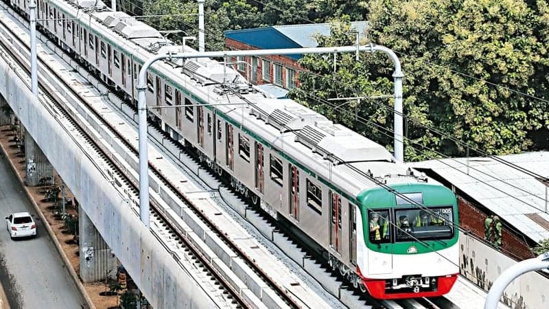 এক ঘণ্টা পর ফের স্বাভাবিক হয়েছে মেট্রোরেল চলাচল