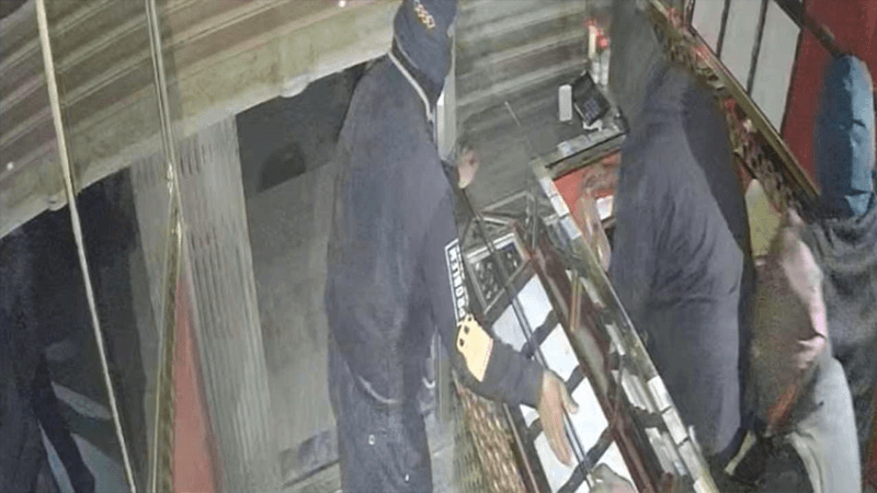 Burglars loot 70 bhori of gold from Jewellery Shop in Dhaka