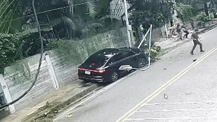 Teenager arrested over construction worker's death in car accident in Baridhara