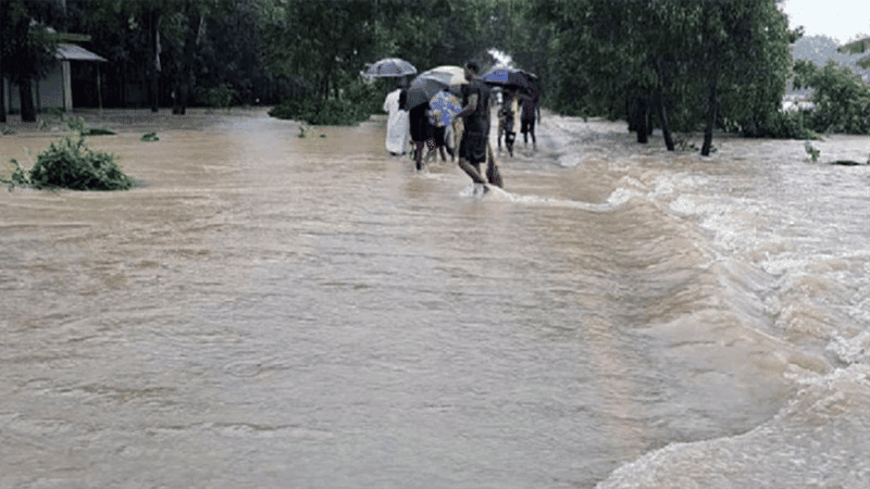 Flood situation worsens in northeast, water levels at 9 rivers above danger mark