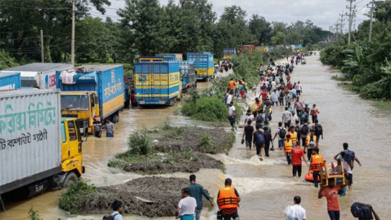 45-kilometer gridlock on Dhaka-Chattogram highway, over 3,500 vehicles stranded