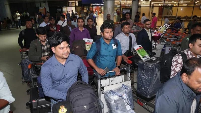 ‘Banglar Joyjatra’ sailors return home after months trapped in Hormuz