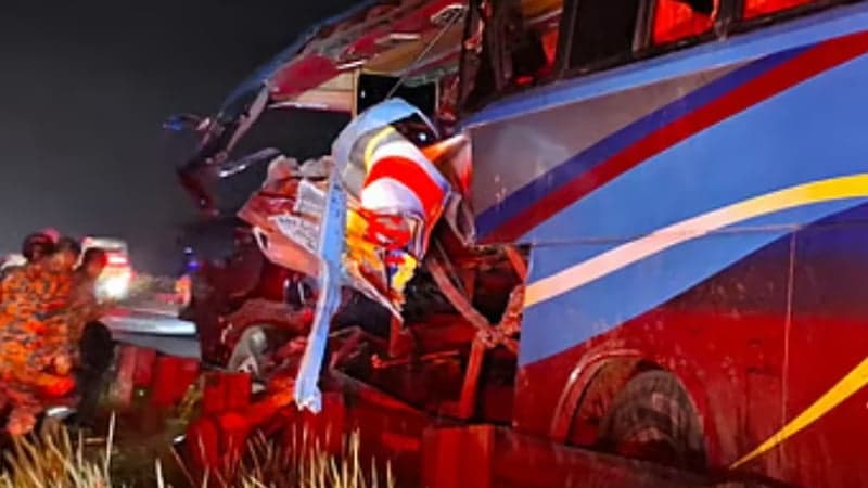 4 killed, 14 injured as bus hits truck on Dhaka-Mawa expressway