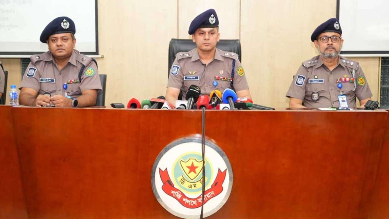Cleaning worker wearing burqa sets fire to Primary Education Department: Police