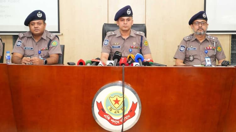 Cleaning worker wearing burqa sets fire to Primary Education Department: Police
