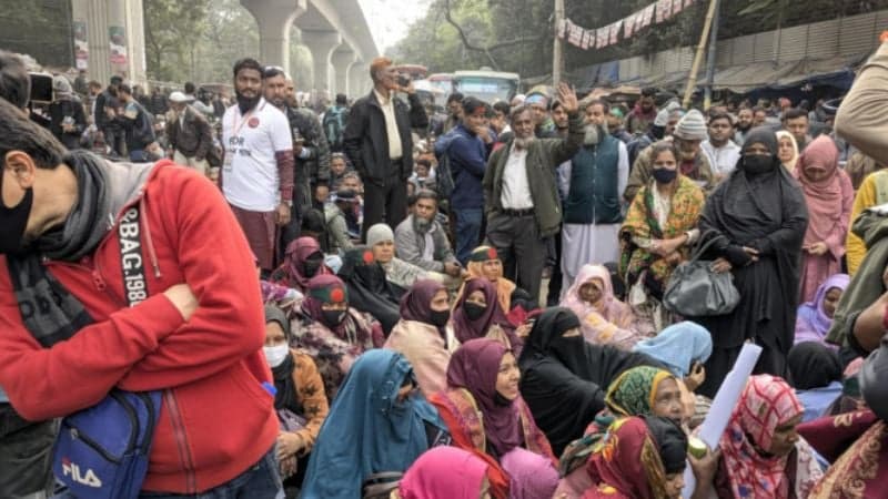 Sacked BDR members demand reinstatement in Shahbagh