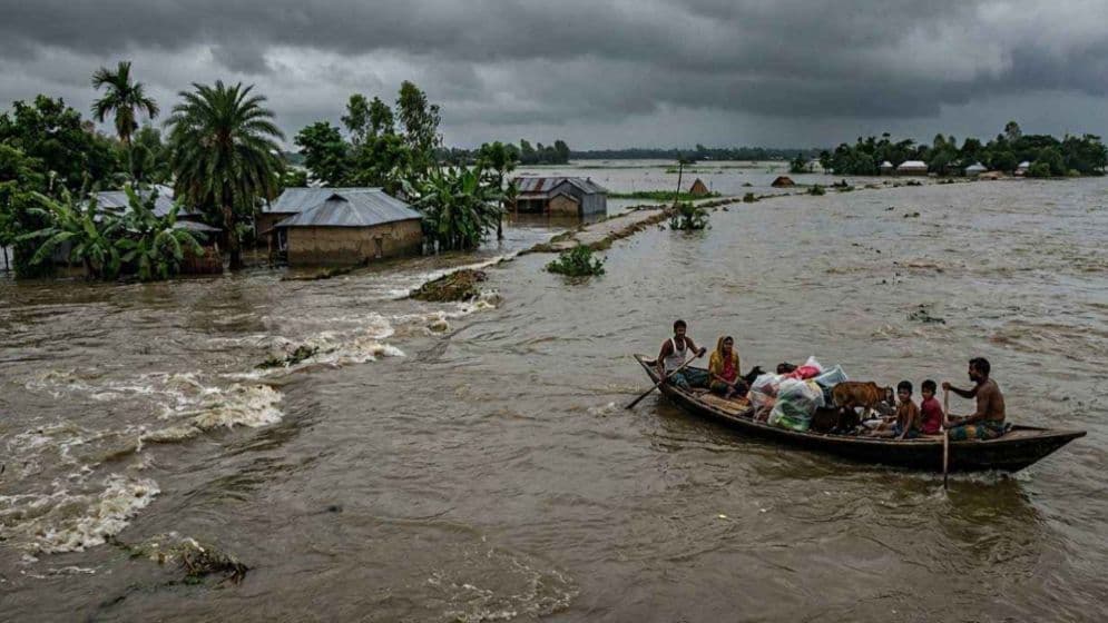 Heavy rain, upstream flows trigger flood threat for 9 districts