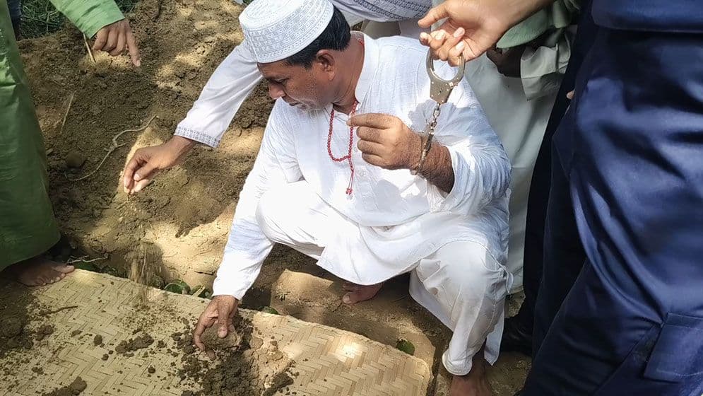 Swechchhasebak League leader Shah Alam attends mother's funeral after being handcuffed