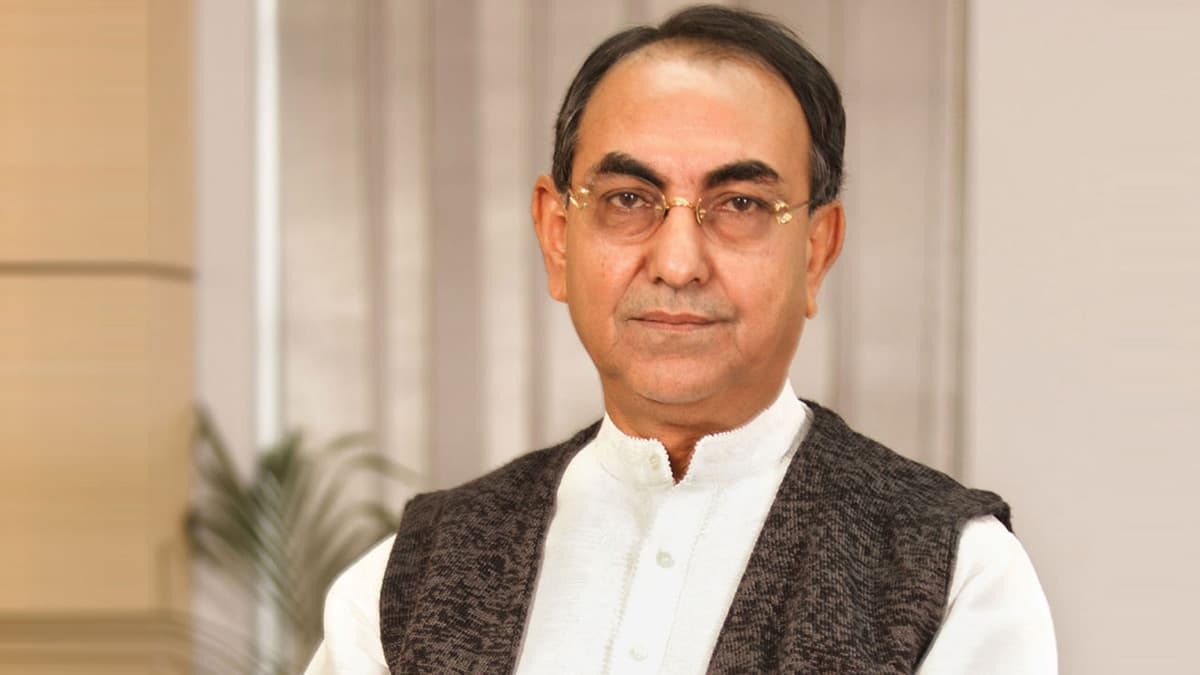 Brain surgery on Mirza Abbas completed at Evercare Hospital