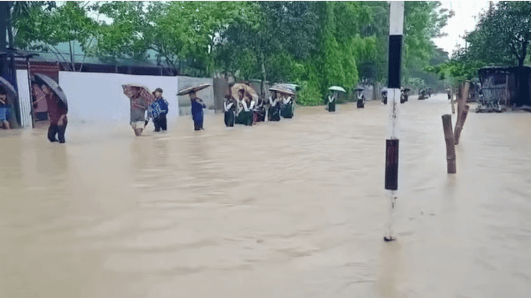 Heavy rains submerge Khagrachhari-Rangamati road, communication cut off