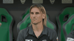 Ecuador coach Beccacece resigns immediately after World Cup exit