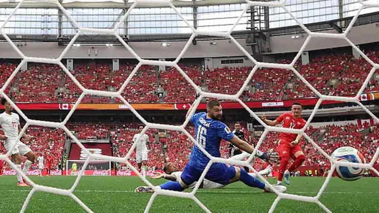 Switzerland dominate second half, take 2-0 lead over Canada